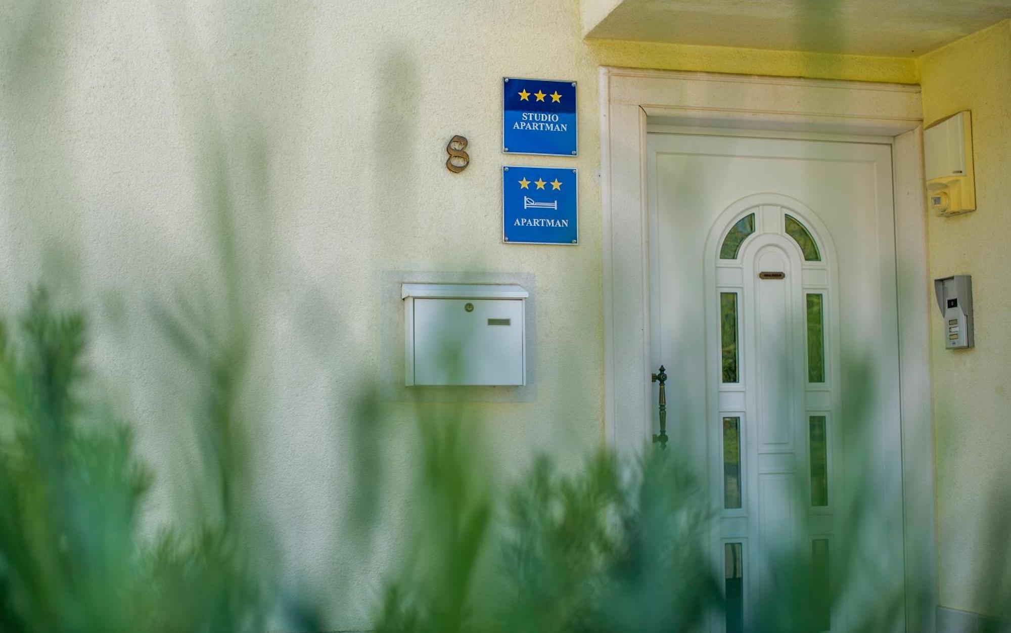 פודסטראנה Apartments Nena מראה חיצוני תמונה