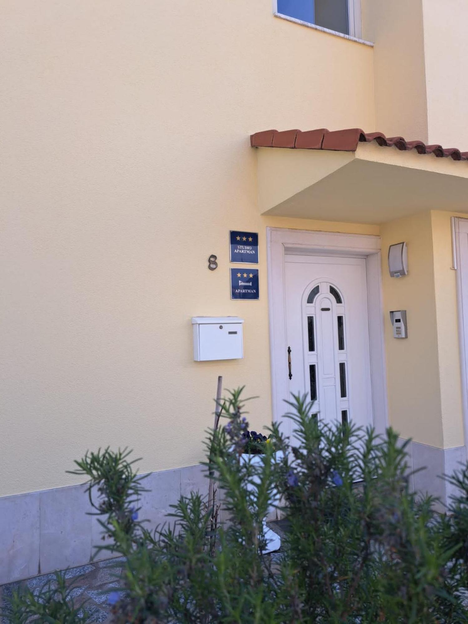 פודסטראנה Apartments Nena מראה חיצוני תמונה